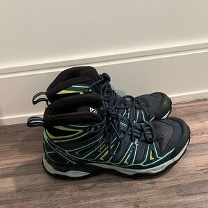 Salomon GOR-TEX Women’s Hiking Boots - Size 8